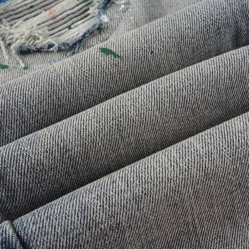 Blau bemalte Jeans